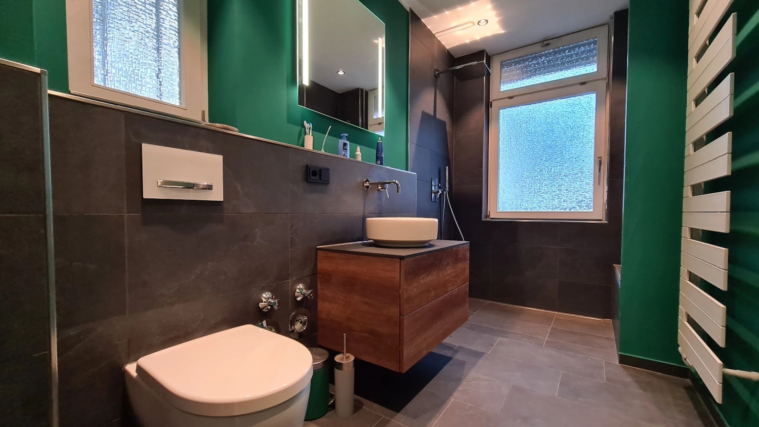Badezimmer gefliest von Amoroso Fliesen