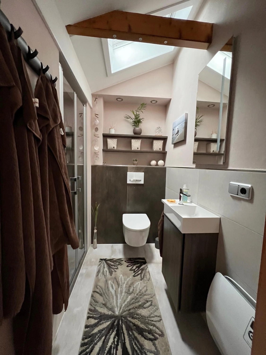 Badezimmer gefliest von Amoroso Fliesen
